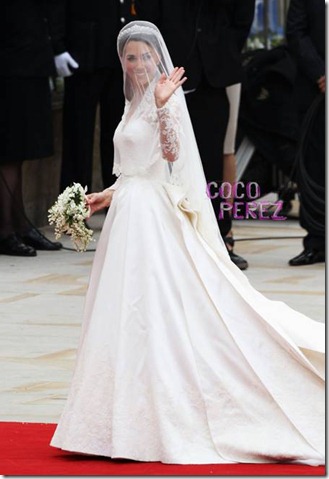 kate-middleton-wears-alexander-mcqueen-wedding-gown-to-royal-wedding-2__oPt