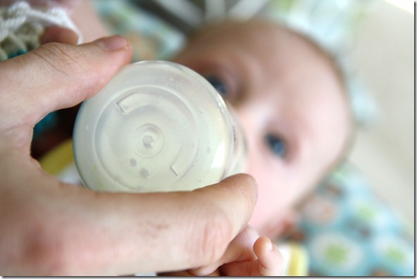 10 Clever Baby Bottle Storage Ideas - Mommyhooding